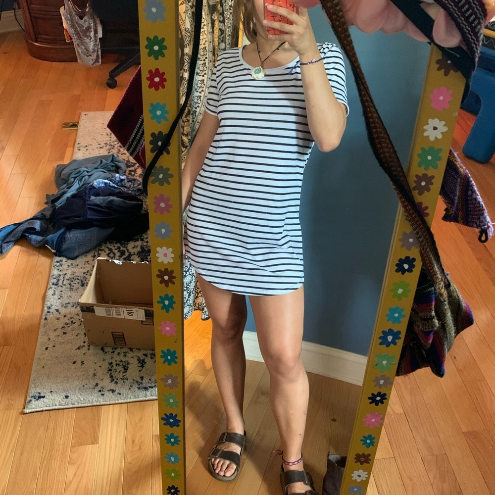 Cute tshirt dress!